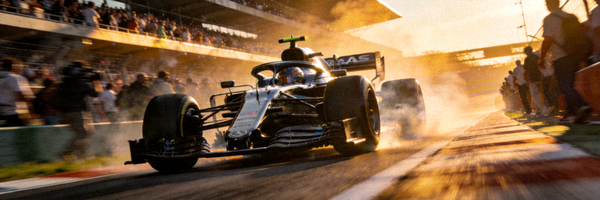 F1赛车在赛道上飞驰竞速的动感画面